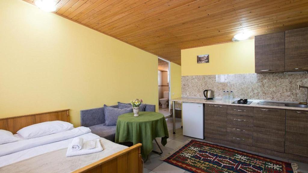 Gallary Hostel Tbilisi Bagian luar foto