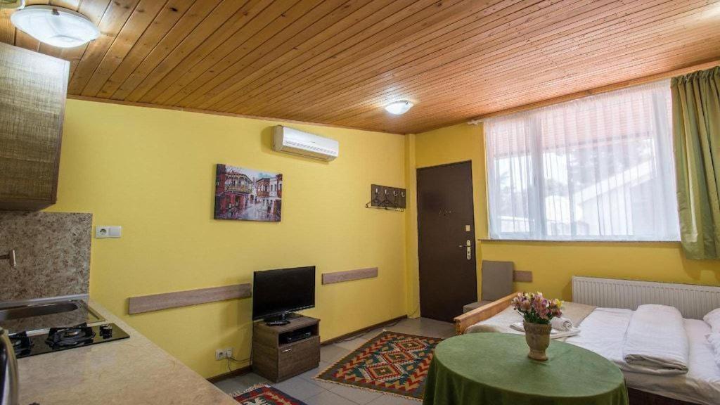 Gallary Hostel Tbilisi Bagian luar foto